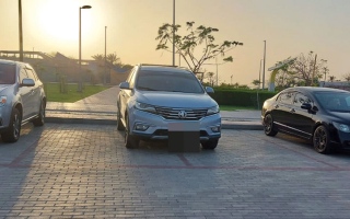 الصورة: حجز موقفين