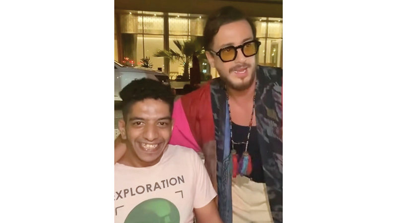 صور إبراهيم فتحي مع المشاهير حققت ملايين المشاهدات. من المصدر