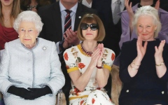 الصورة: أنجيلا كيلي.. من خادمة لإليزابيث الثانية إلى صاحبة نفوذ في القصر