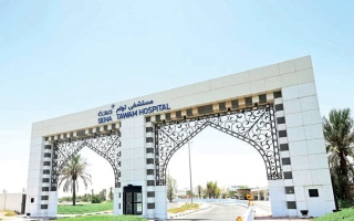 الصورة: &laquo;أبوعبدالله&raquo; يحتاج إلى 19.8 ألف درهم لتجديد بطاقة التأمين الصحي