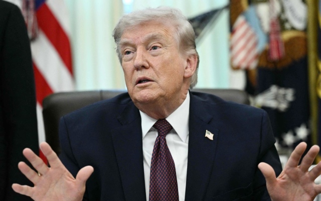 الصورة: ترامب يخفض الرسوم الجمركية على مشتقات الصلب والألمنيوم والنحاس