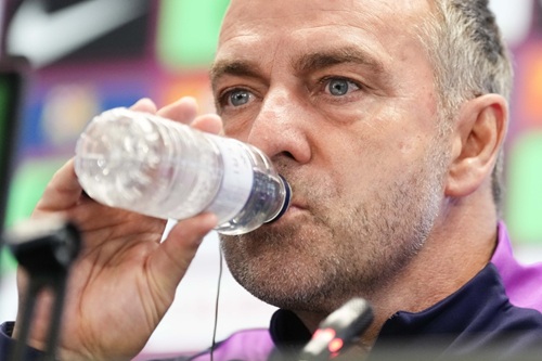 كيف يعوض برشلونة غياب رافينيا؟ الإجابة عند فليك