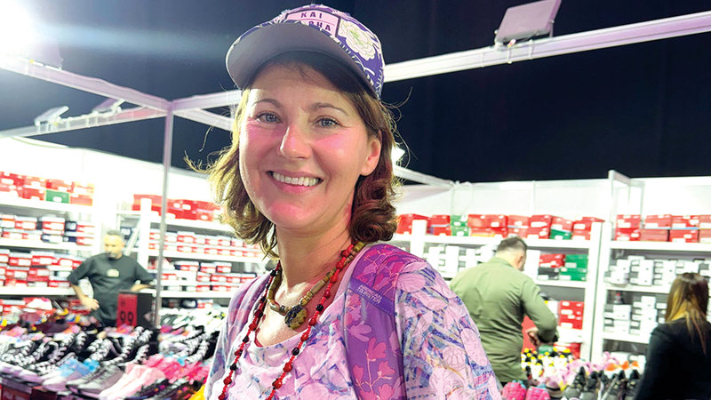 مارينا فوزنيكوفا: تحويل قاعة خاصة للحفلات إلى مساحة للتسوق، يقدم رسالة مفعمة بالإيجابية.