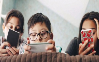 6 خطوات للحدّ من استخدام الطلبة للشاشات بعد انتهاء الحصص