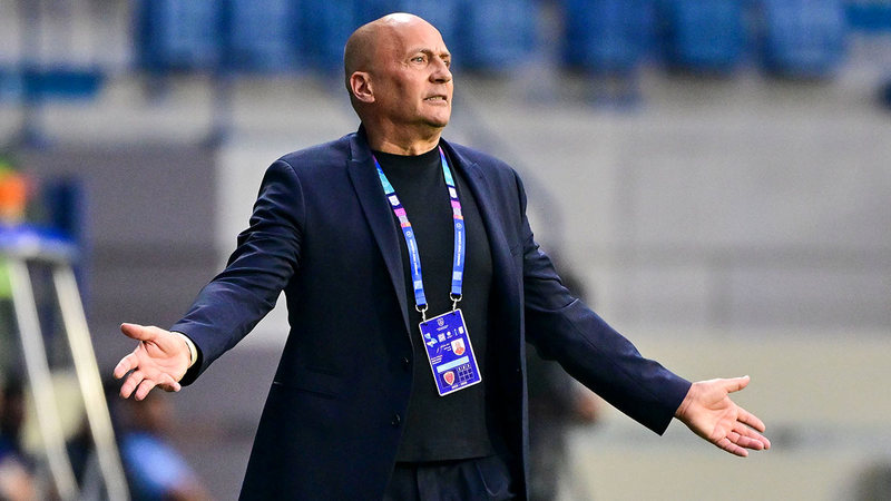 مدرب الوحدة داركو ميلانيتش. تصوير: باتريك كاستيلو