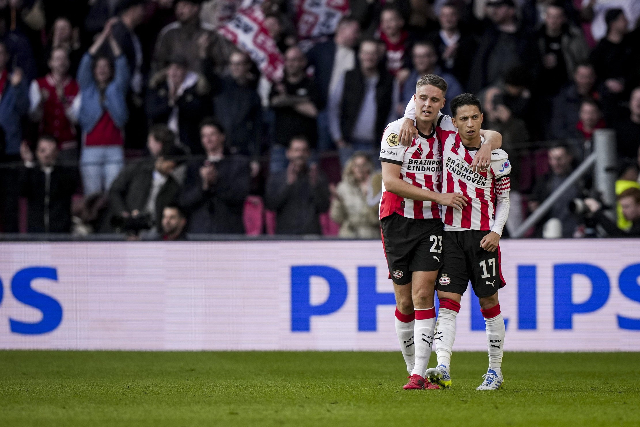 إيندهوفن بطلاً للدوري الهولندي للمرة 27 في تاريخه