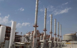 الصورة: إسرائيل تضرب أكبر منشأة للبتروكيماويات في إيران