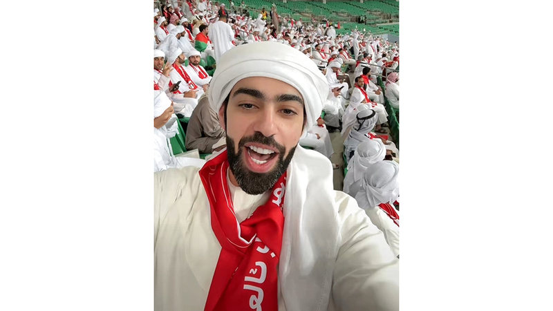 المشجع الإماراتي محمد المزروعي خلال حضوره في البصرة. من المصدر