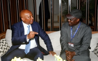 الصورة: زيارة مفاجئة من رئيس الاتحاد الإفريقي إلى السنغال بعد تجريدها اللقب القاري