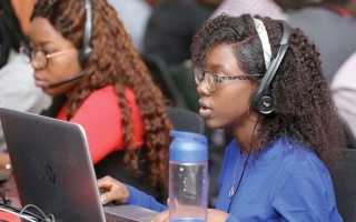 الصورة: تصاعُد العنف الرقمي ضد النساء في إفريقيا يستدعي اتخاذ إجراءات عاجلة