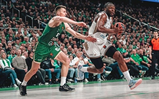 الصورة: &laquo;دبي لكرة السلة&raquo; يقلب الطاولة على &laquo;زالجيريس&raquo; الليتواني في آخر 10 دقائق