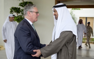 الصورة: رئيس الدولة يستقبل رئيس وزراء بريطانيا ويبحث معه علاقات التعاون والتطورات الإقليمية