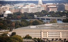 الصورة: &laquo;البنتاغون&raquo; تنفي &laquo;توبيخ&raquo; سفير الفاتيكان بسبب انتقاد البابا لترامب