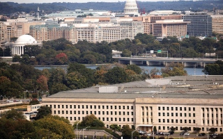 الصورة: &laquo;البنتاغون&raquo; تنفي &laquo;توبيخ&raquo; سفير الفاتيكان بسبب انتقاد البابا لترامب