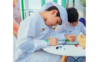 دليل رقمي لتعزيز دور الأسرة في دعم نمو الطفل