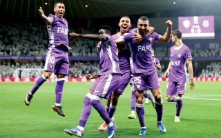 الصورة: مدرب العين: لا أحد يمكنه إبعاد &laquo;الزعيم&raquo; عن طريق اللقب