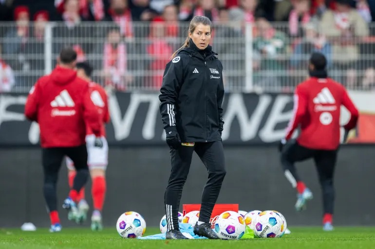 في سابقة تاريخية.. ناد ألماني يعين مدربة للفريق الأول