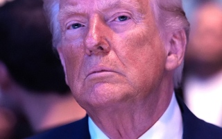 الصورة: ترامب: إما عبور آمن للجميع في هرمز.. أو لا مرور لأي سفينة