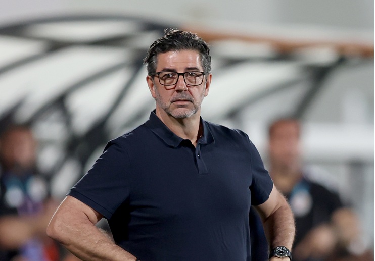 فيتوريا: رحيل السناني وإيقاف بوفتيني قرار إداري.. وشعار النادي الأهم