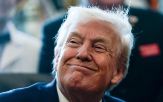 الصورة: ترامب يستعد للإحتفال بعيد ميلاده الـ 80 بطريقة غريبة وعجيبة