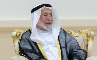 الصورة: حاكم الشارقة يعلن عن عمله على إصداره الجديد "الكون وأناسي كثيراً"