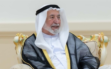 الصورة: حاكم الشارقة يعلن عن عمله على إصداره الجديد "الكون وأناسي كثيراً"