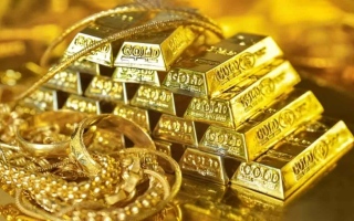 الصورة: تراجع أسعار الذهب والفضة مع ارتفاع الدولار