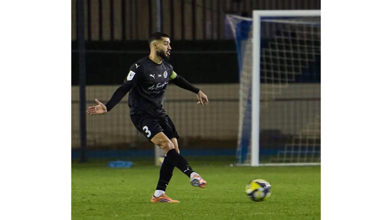 لاعب يونايتد عثمان جمال الدين. من المصدر