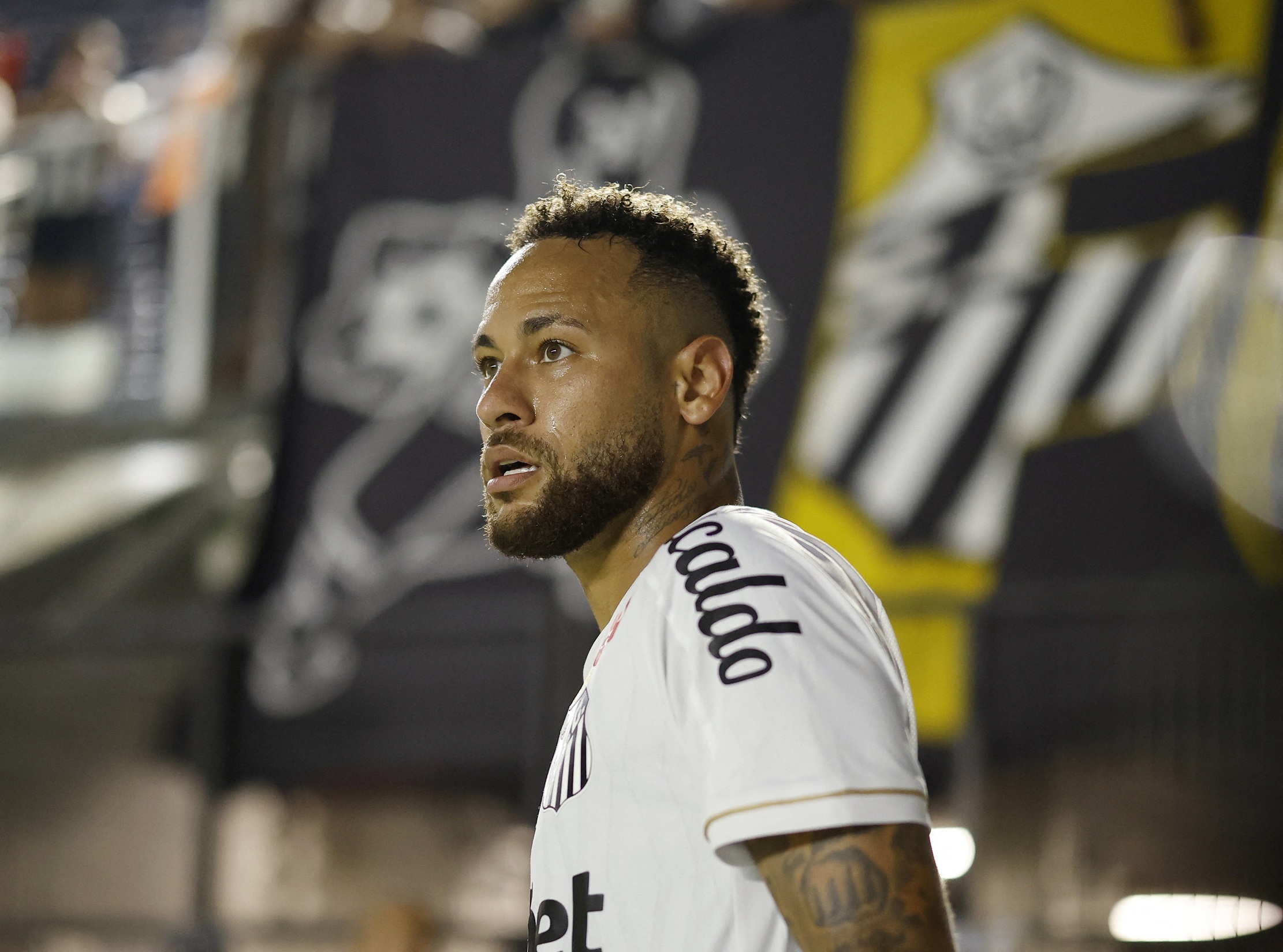 الرئيس البرازيلي يحدد موقف نيمار من المشاركة في كأس العالم