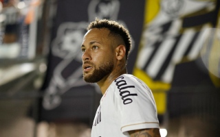 الصورة: الرئيس البرازيلي يحدد موقف نيمار من المشاركة في كأس العالم