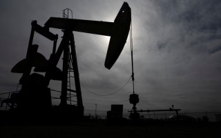 الصورة: النفط ينخفض وسط توقعات باستئناف المحادثات بين أميركا وإيران