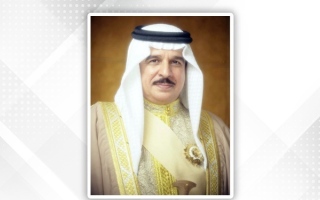 الصورة: ملك البحرين يستعرض مع وزير خارجية الكويت الأوضاع الراهنة في المنطقة