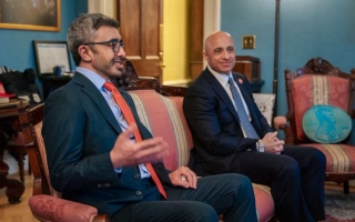 بتوجيهات من عبدالله بن زايد أصبحت الدبلوماسية الإماراتية معياراً ذهبياً