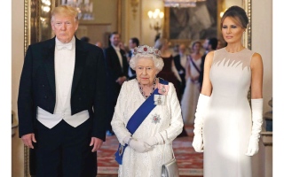 الصورة: كتاب جديد يكشف جوانب طريفة وخفية في شخصية إليزابيث الثانية