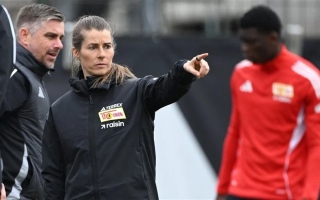 الصورة: أول مدربة في الدوري الألماني تتحدى تنمر "التواصل الاجتماعي"