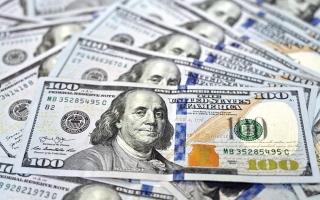 الصورة: الدولار يتجه لتسجيل ثاني خسارة أسبوعية على التوالي