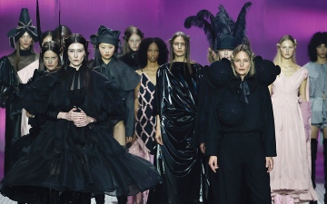 الصورة: &laquo;أسبوع الموضة برشلونة&raquo;.. منصة إبداع وثقافة على البحر