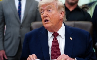 الصورة: ترامب: نجري محادثات جيدة جداً مع الإيرانيين لكنهم لا يستطيعون ابتزازنا