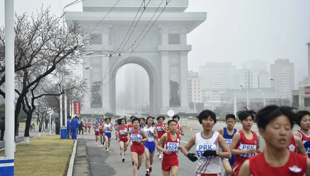 نقل 8 عدائين إلى المستشفى بعد ماراثون بمنطقة منزوعة السلاح بين الكوريتين