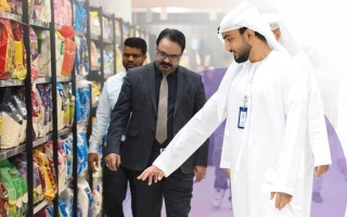 الصورة: ضبط بضائع مقلدة بـ 1.8 مليون درهم في أبوظبي خلال 2025