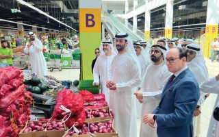 الصورة: بن طوق: ندرس حالات احتكار جديدة في الأسواق مشابهة لعصابة &laquo;سوق الدواجن&raquo;