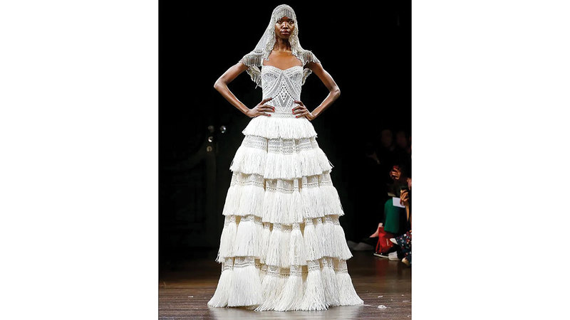 مجموعة المصمم نعيم خان برزت بوصفها واحدة من أكثر العروض حضوراً.  إي.بي.إيه &nbsp;&nbsp;