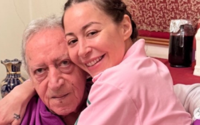 الصورة: منة شلبي تحيي ذكرى والدها برسالة مؤثرة