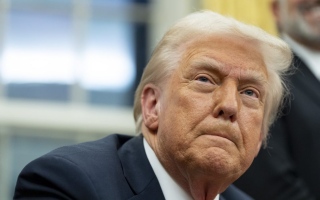 الصورة: ترامب لـ"فوكس نيوز": الحرب مع إيران ستنتهي فريباً جداً وسنخرج منها منتصرين