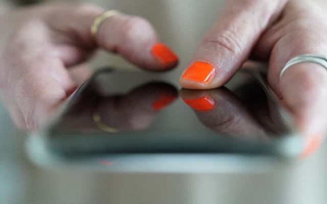 الصورة: إلى أصحاب هواتف سامسونج.. كيف تعطل وظيفة قد تهدد الخصوصية؟