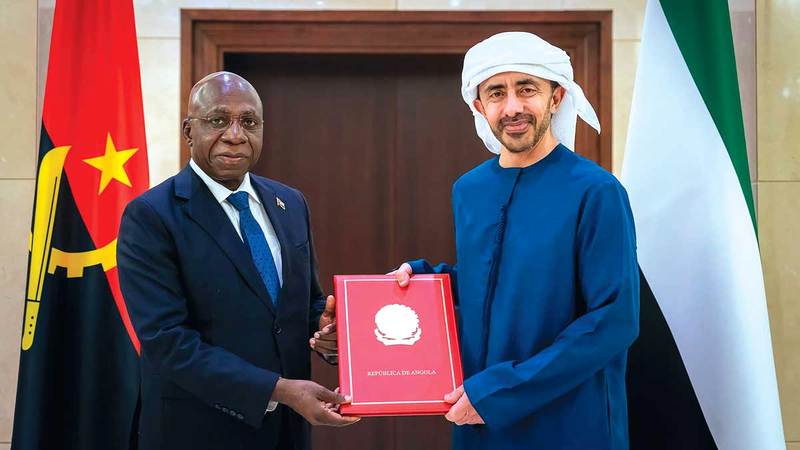 عبدالله بن زايد خلال استقباله وزير الخارجية والعلاقات الدولية الأنغولي. وام