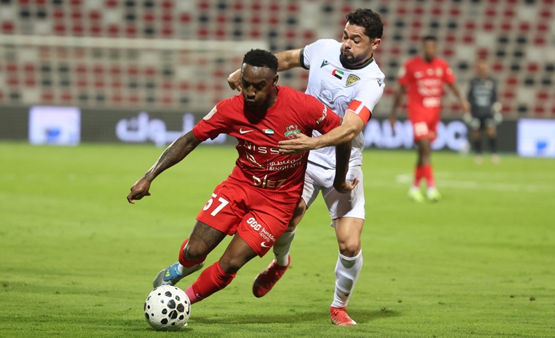 تعادل شباب الأهلي مع خورفكان.. والعين على بعد 3 نقاط من درع الدوري