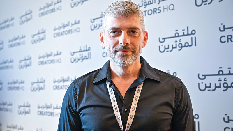 طارق سكيك: لاشك أن دوركم يظهر الآن، لذلك اسعوا إلى نقل الخبر بصورة صحيحة لتثبيت أقدام الناس على الحقائق، لأن حساب الجمهور عسير.