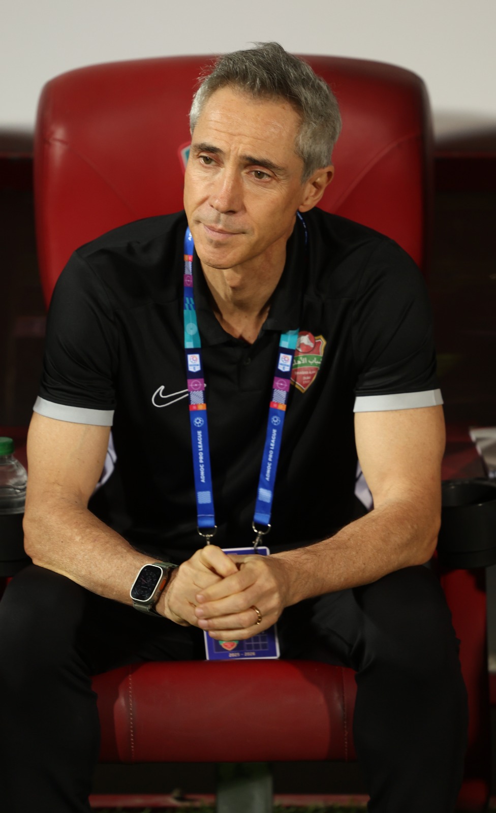 سوزا رداً على أنباء تدرب الوحدة: مستمر في مهمتي مع شباب الأهلي