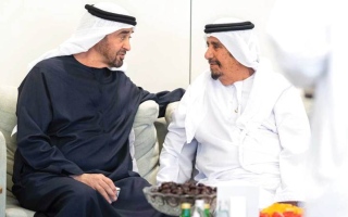 الصورة: رئيس الدولة يزور محمد خميس بن روية الخييلي في العين